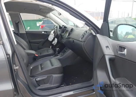 2016 Volkswagen Tiguan S из США, поврежденный, VIN WVGAV7AX5GW614040